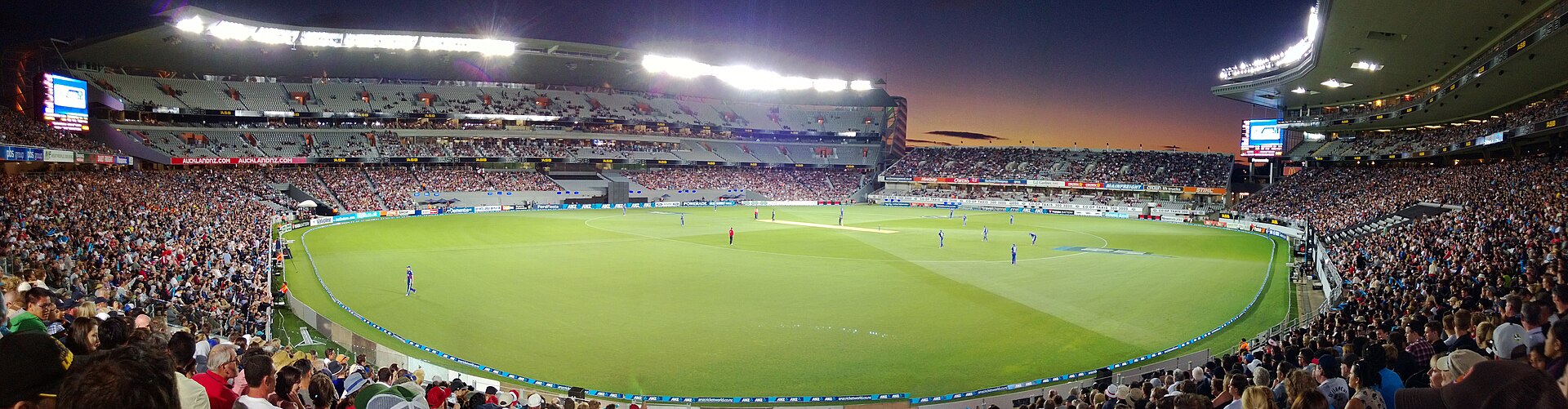 Beautiful panorama of Eden Park stadium in Auckland, New Zealand, photographed by Kiwi Flickr. Original description: "Eden Park at Dusk – Taken on the 9th Feb 2013 during the 20/20 cricket match between England and New Zealand".