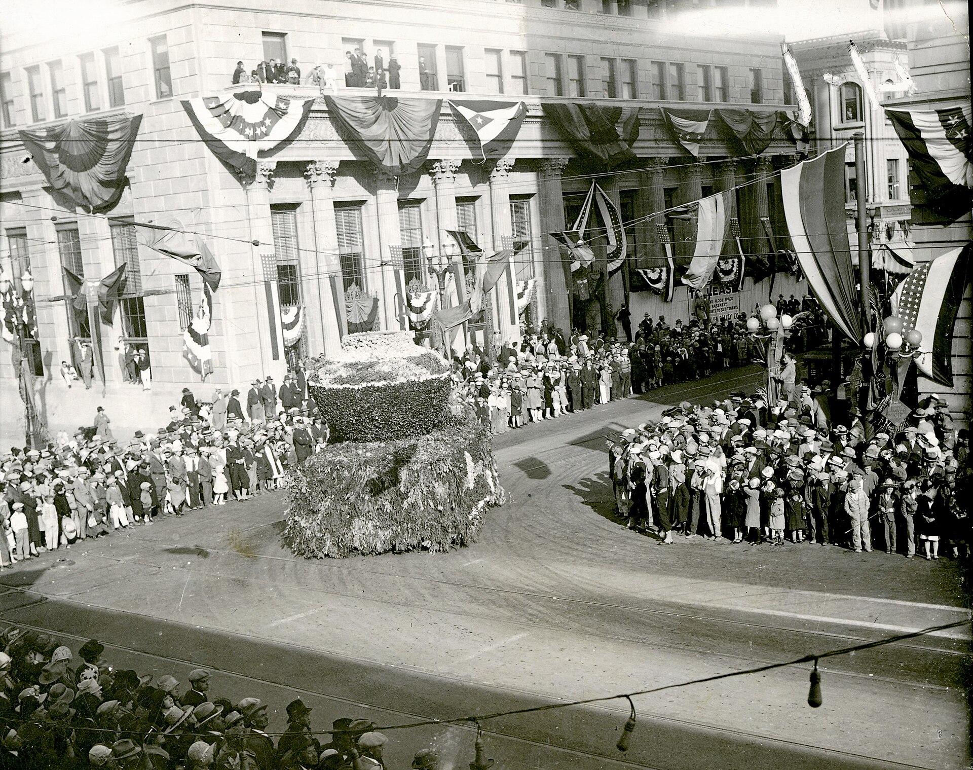 From the 1928 Fiesta de las Rosas photo album of Russell E. Pettit, 1902-1969