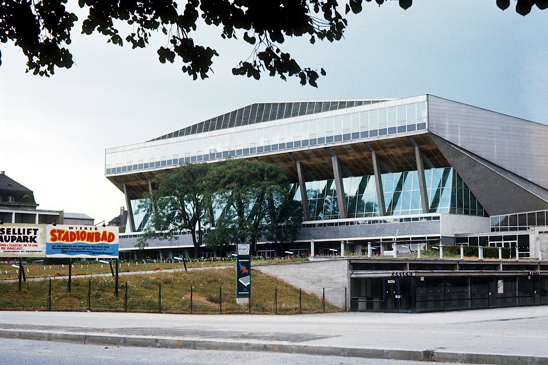 Stadthalle Vienna, view from Hütteldorfer street before erection of later extensions Picture by Hubert Ortner, Vienna († 2012)