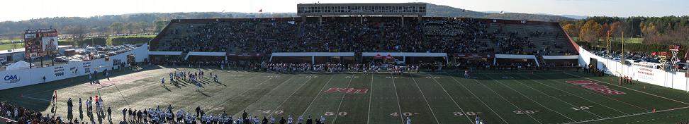 Warren McGuirk Alumni Stadium, Hadley, Vereinigte Staaten