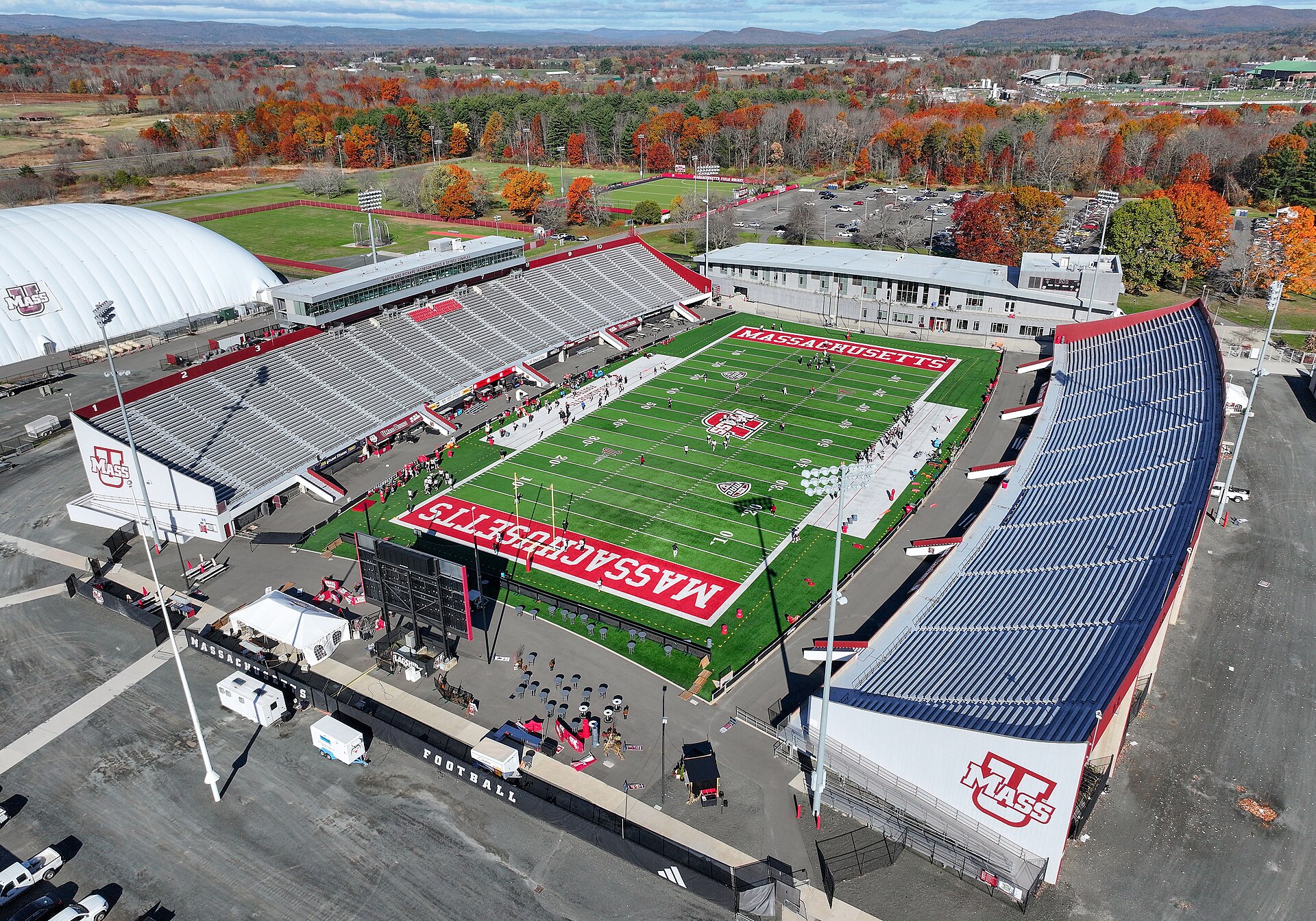 Warren McGuirk Alumni Stadium, Hadley, Vereinigte Staaten