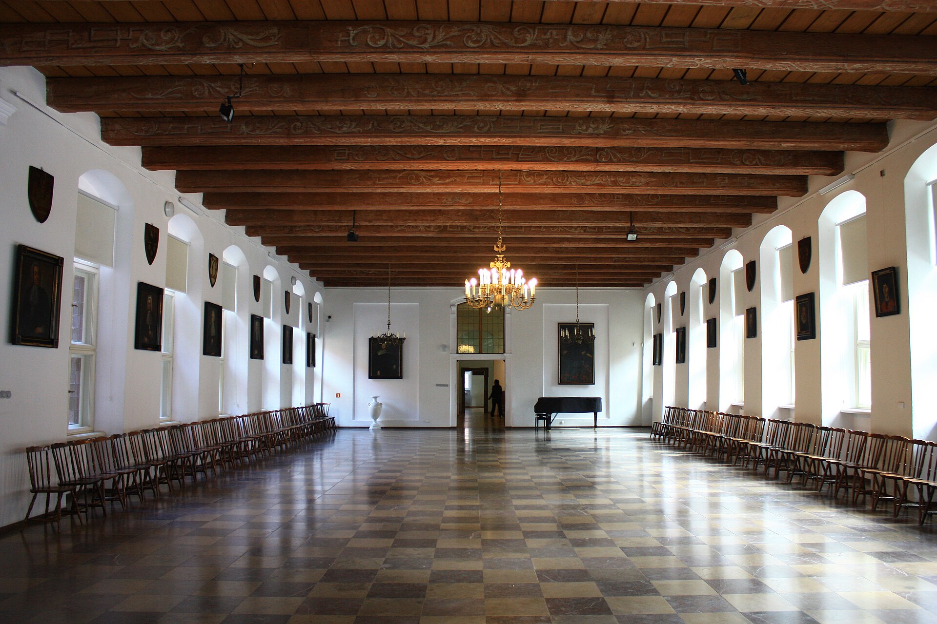Toruń, ratusz staromiejski , ob. Muzeum Okręgowe, 2 poł. XIII, 1391-1399, 1861. Sala Mieszczańska na 1 piętrze.