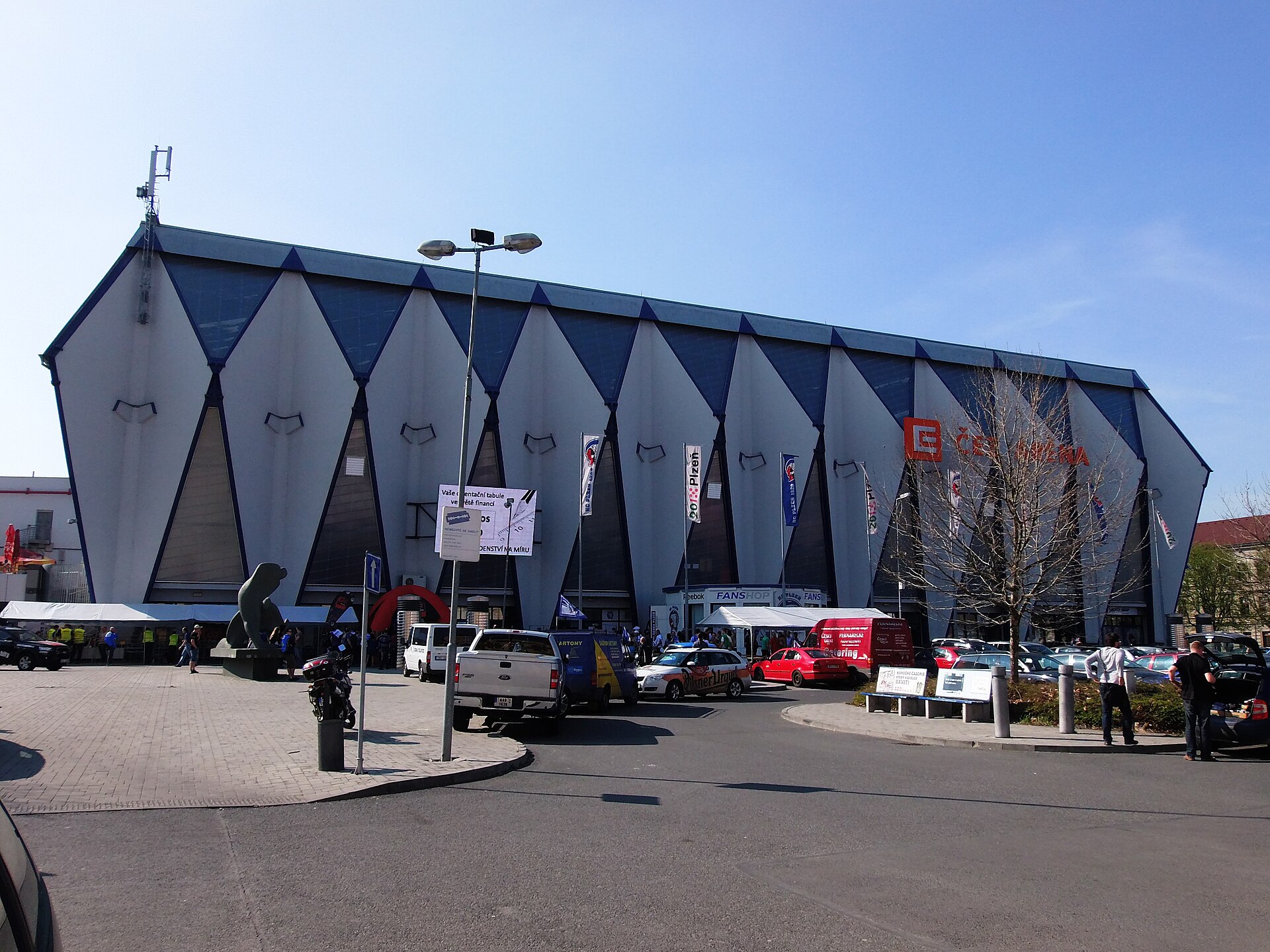 ČEZ Aréna Plzeň - hokejový stadión, na kterém hraje své zápasy HC Škoda Plzeň; pohled od východu