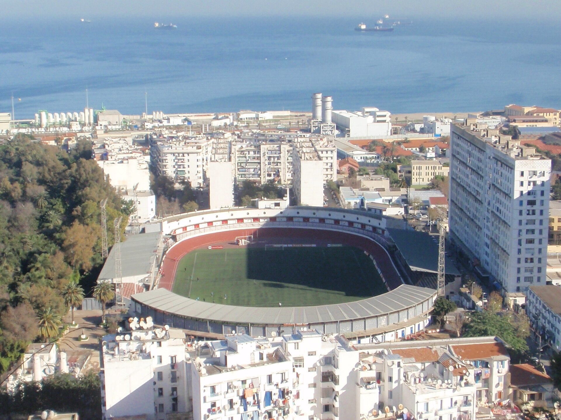Vue en hauteur du stade du 20 août 1955 d'Alger.