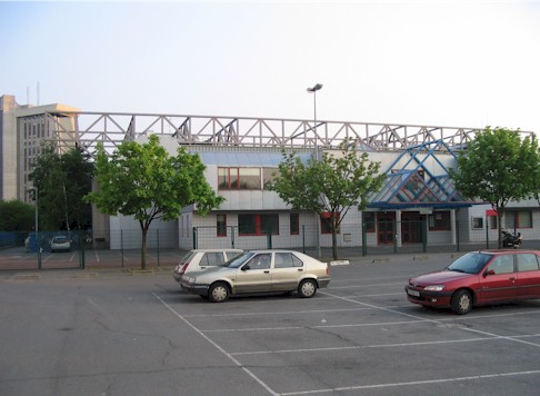 Vue du palais des sports de Créteil (Val-de-Marne) Source : photo personnelle ( Clio64 ). Catégorie:Créteil