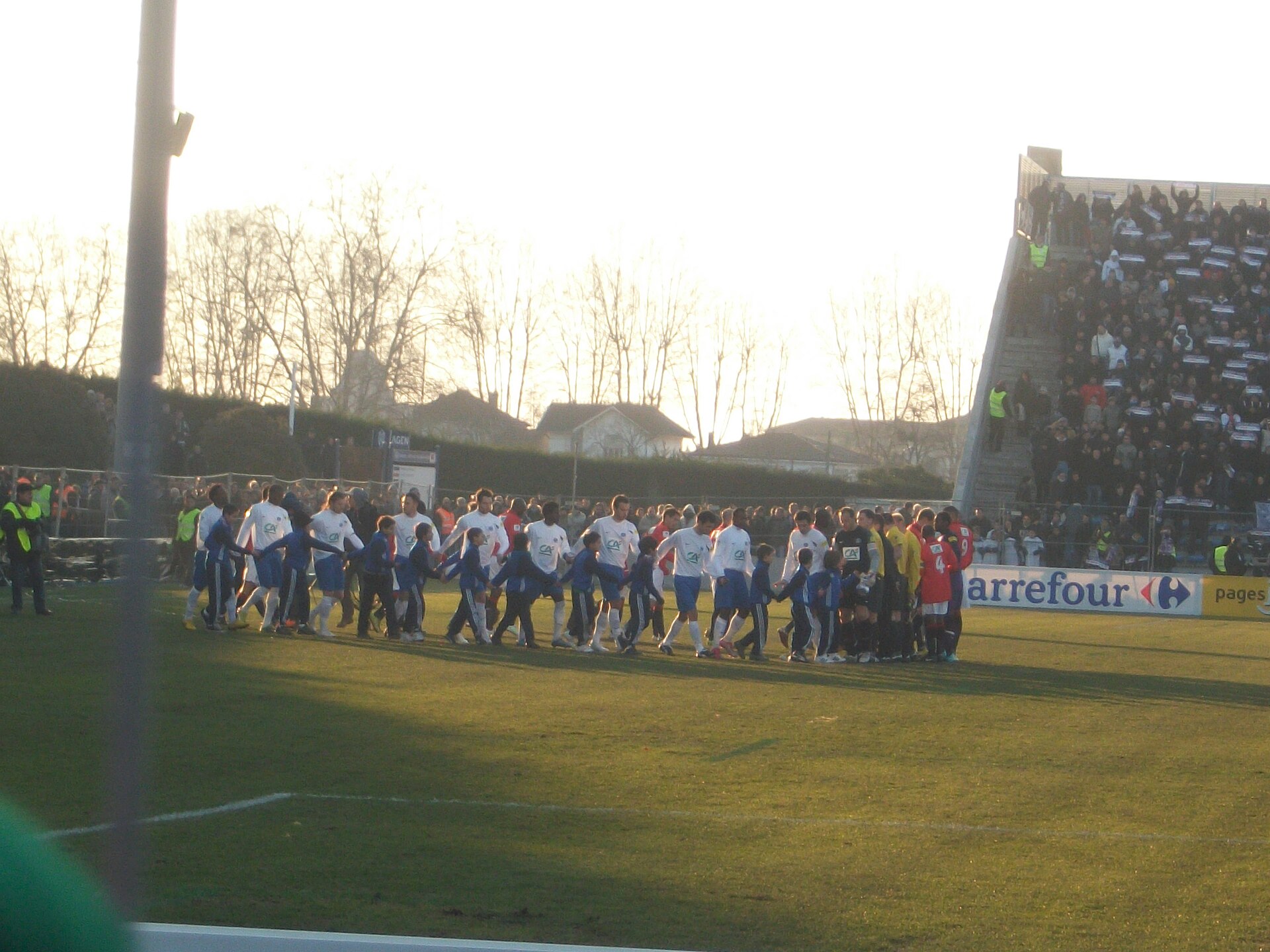 Entrée des joueurs lors du match de Coupe de France entre Agen et Paris le dimanche 23 janvier 2011