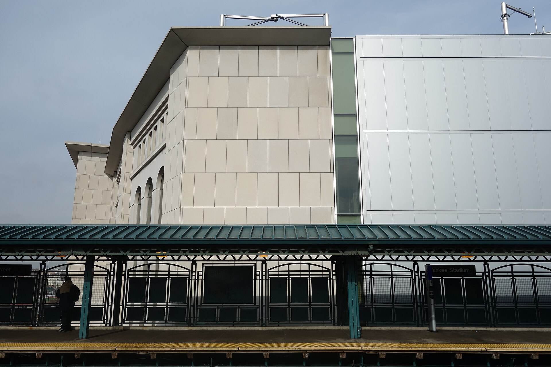 The Bronx-bound platform of the 161st Street – Yankee Stadium IRT station, above River Avenue and 161st Street in Highbridge / Concourse, Bronx.