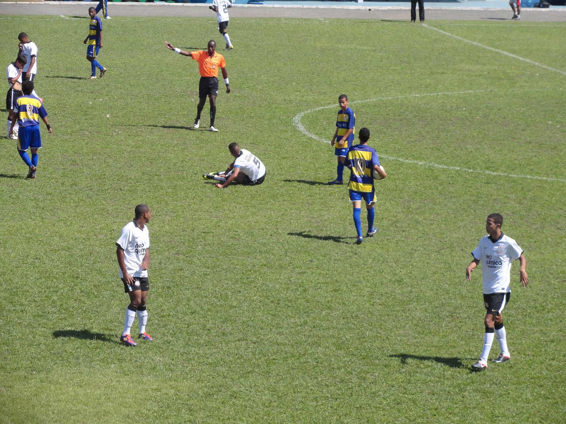 Partida válida pelo Campeonato Paulista Sub-17 de 2012, entre Paulínia e Corinthians