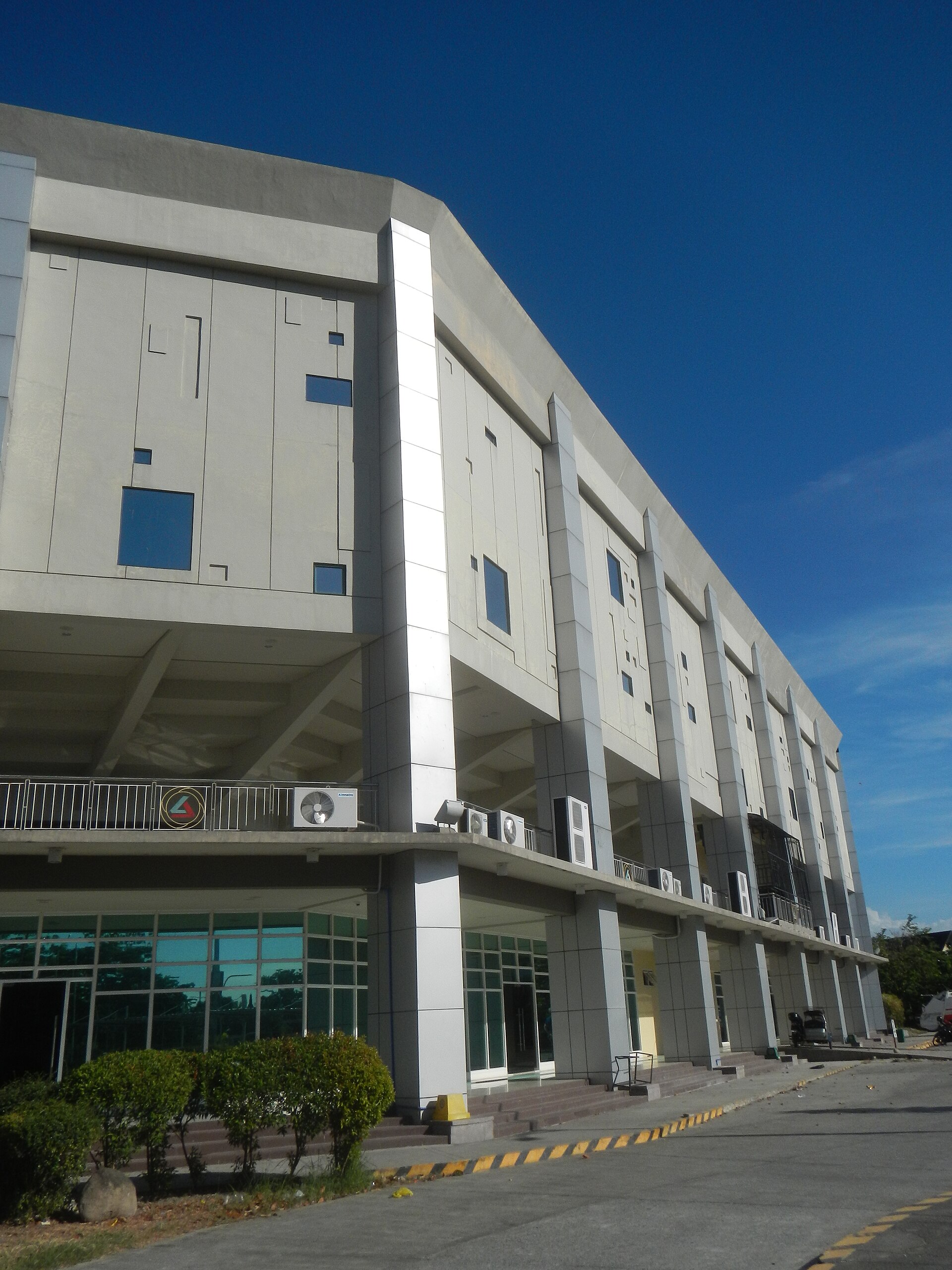Polytechnic University of the Philippines Biñan Biñan City Hall Complex Alonte Sports Arena Biñan Football Stadium Zapote, Biñan City in Barangay Zapote 14°18'57"N 121°4'48"E Platero 14°19'23"N 121°5'41"E San Antonio 14°19'58"N 121°5'23"E Santo Niño 14°19'22"N 121°5'0"E Soro-Soro 14°19'35"N 121°3'39
