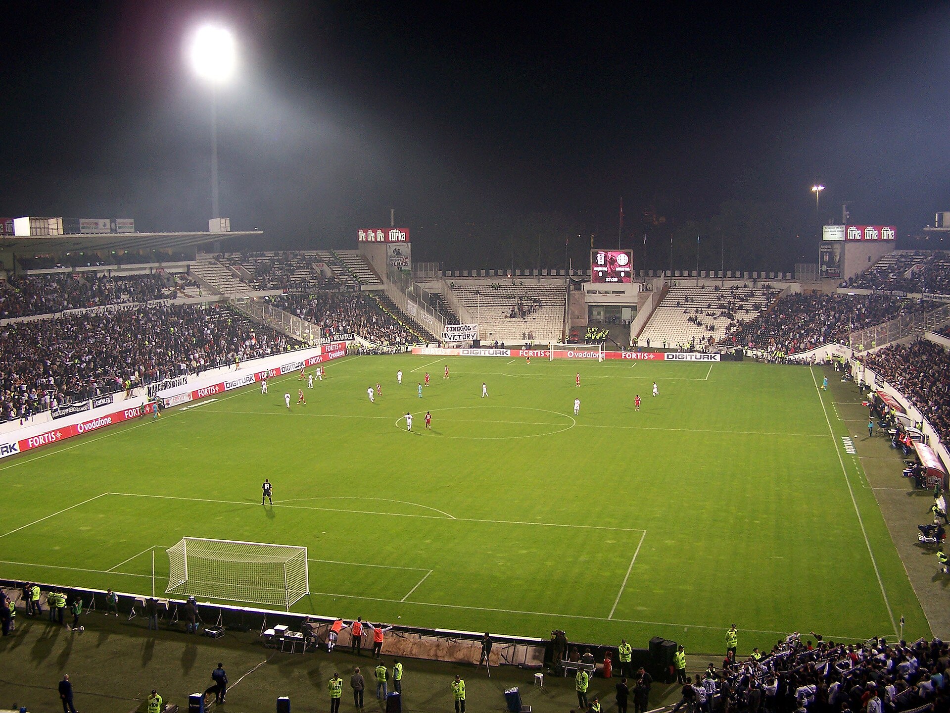 Beşiktaş - Antalyaspor Turkish Cup match on 30 October 2008 at İsmet İnönü Stadium. View from the Yeni Açık stand.