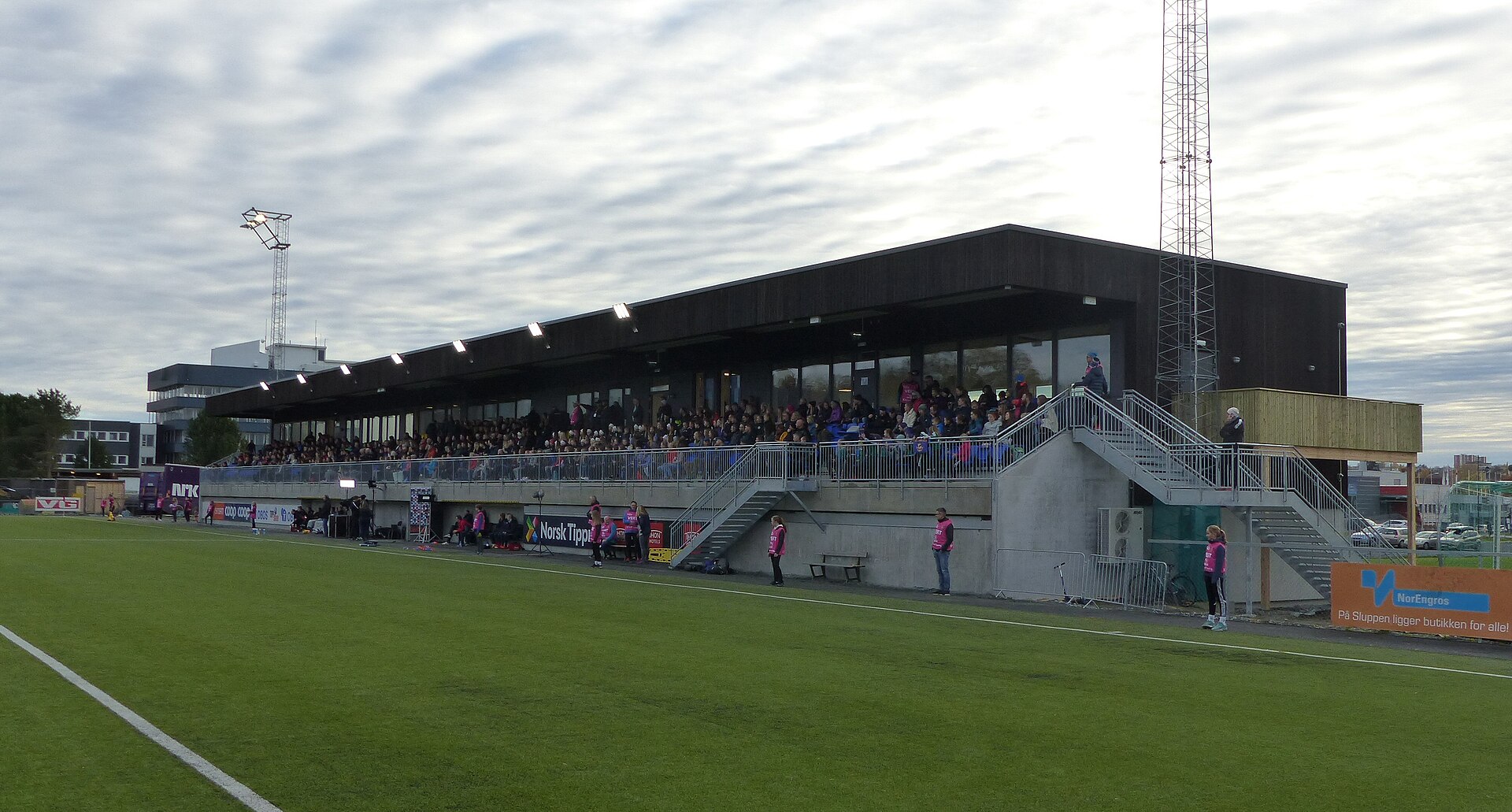 Fra innvielsen av Trondheims-Ørns hjemmebane Ørn Arena i 2018. Fra 2019 Koteng Arena.