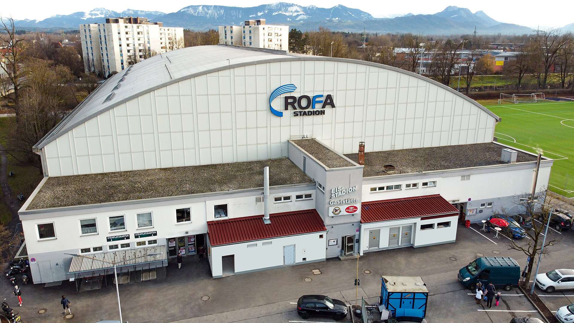 Aussenansicht Eisstadion in Rosenheim