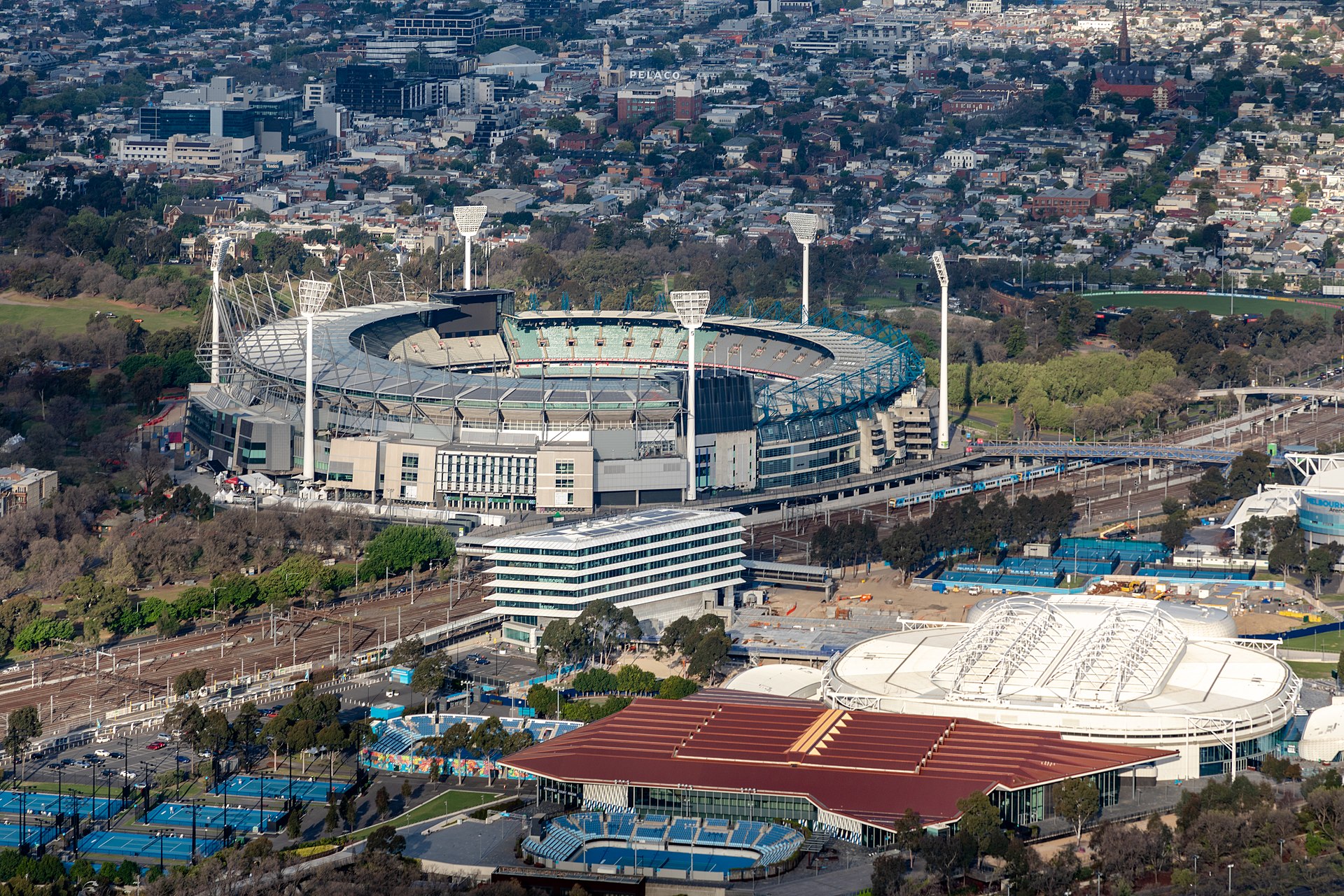 View from Eureka Tower ( Melbourne Cricket Ground ), Melbourne , Victoria , Australia Note: The photo was taken from the observation deck „Skydeck 88“ of the Eureka Tower and was photographed through glass.