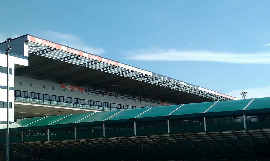 I'm at #Sixways (Home of Worcester Warrior (Rugby). 럭비경기장으로 견학왔쪄용... http://moby.to/niwkcw