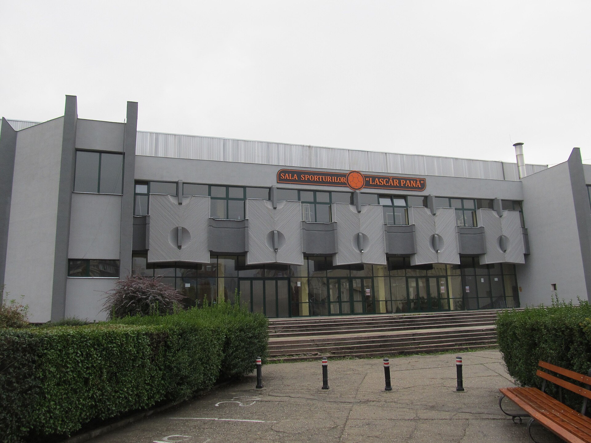 Lascăr Pană” Sports Hall in Baia Mare, view towards entrance