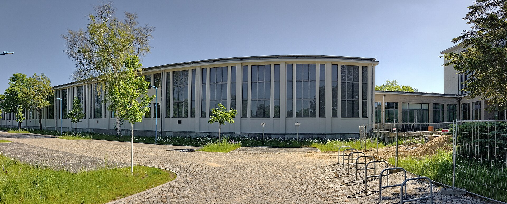 Berlin-Weißensee 'Sportforum Berlin': Turnhalle mit Verbindungsgang (1957-1960)