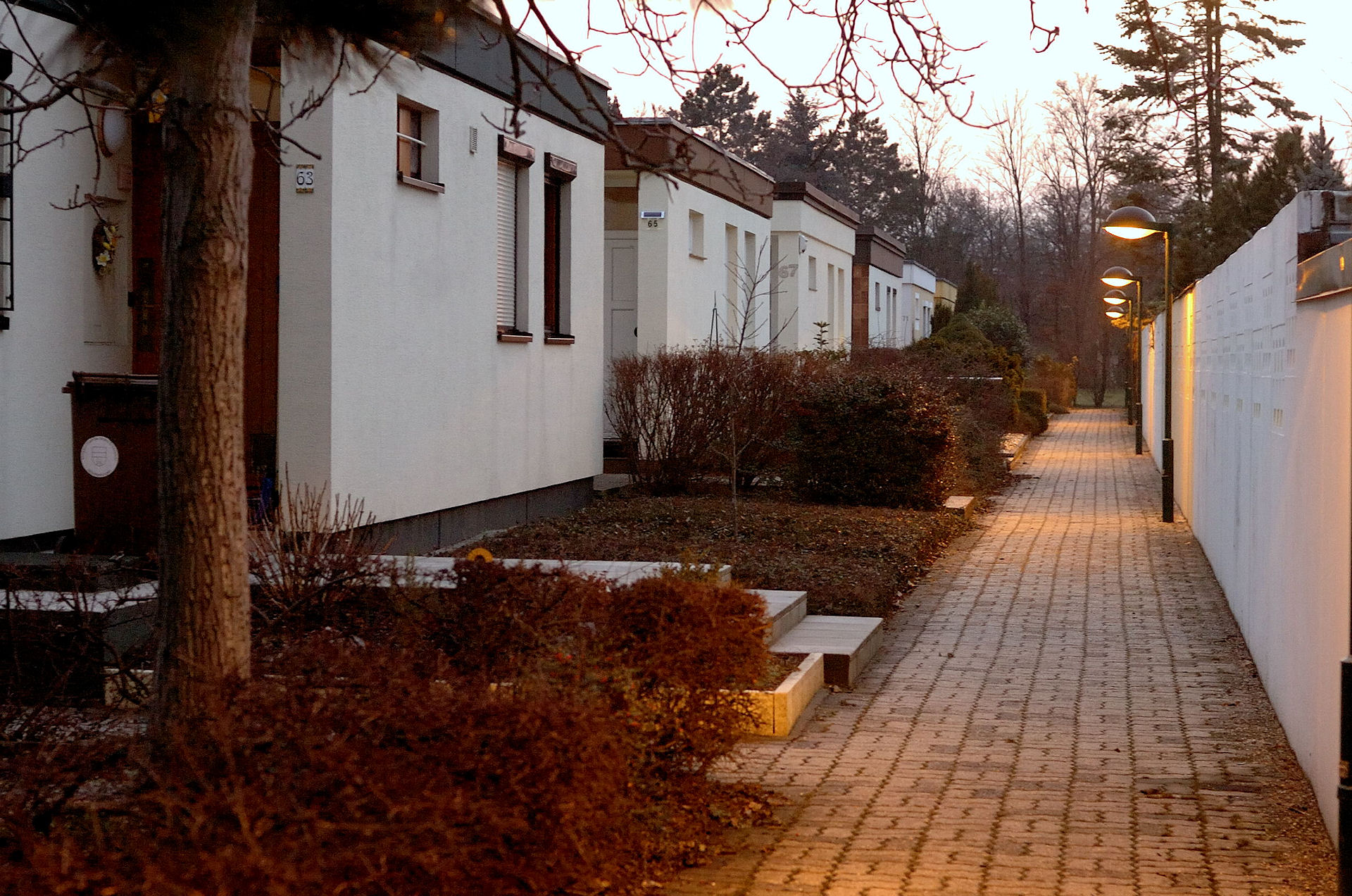 Maria Enzersdorf Südstadt, Bungalowreihe Donaustraße