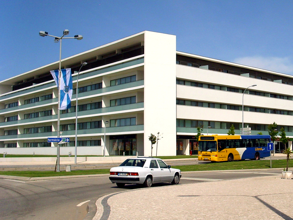 Póvoa de Varzim urban bus in Avenida 25 de Abril avenue.