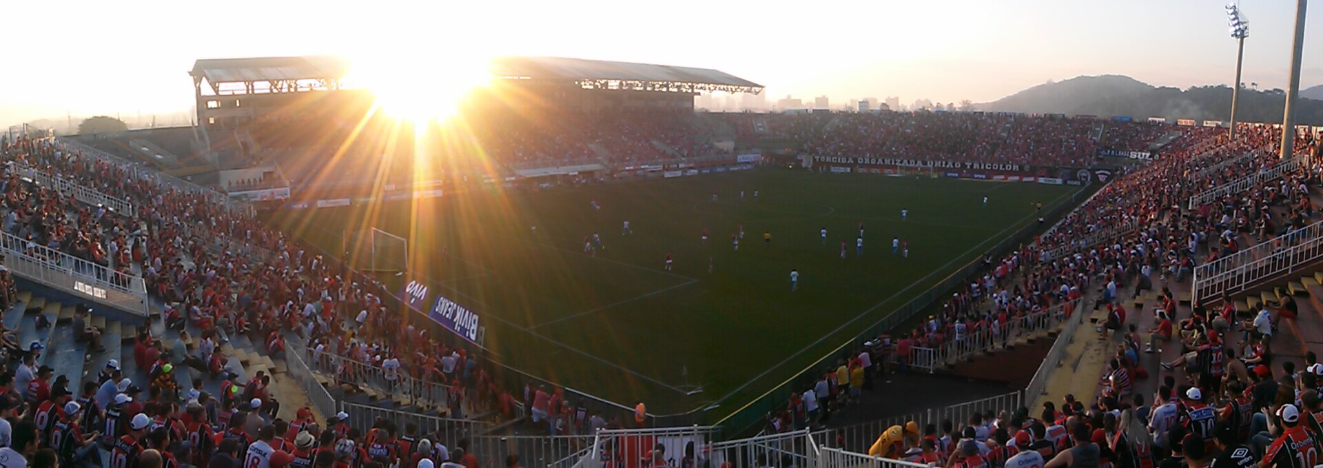 Joinville x Avaí pela 16 rodada do Campeonato Brasileiro (02/08/2015 - vitória do Joinville por 2 x 0)