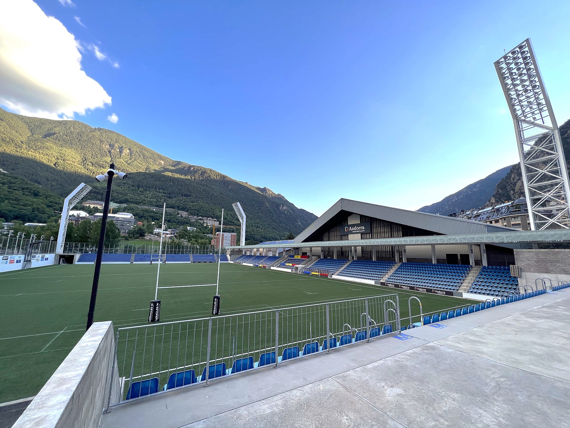Andorras Nationalstadion für Fußball und Rugby in Andorra la Vella.