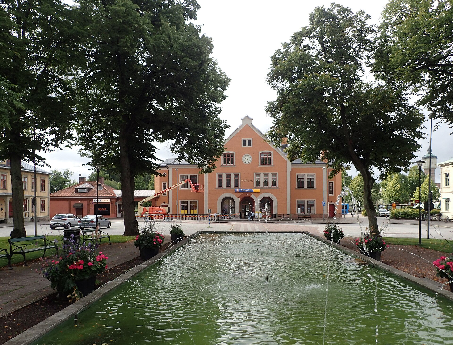 Järnvägsstationen, Skara. Byggnadsår 1899. Arkitekt: Carl Österman