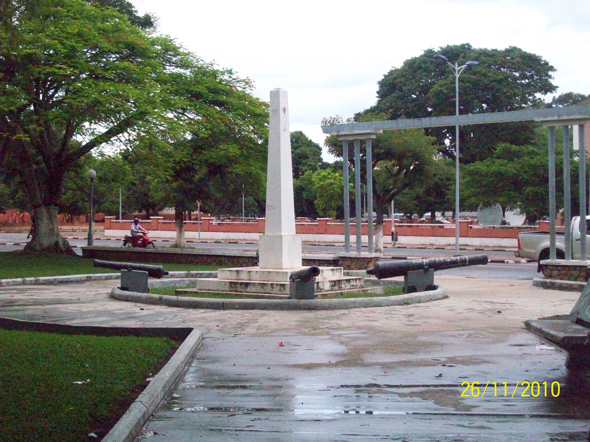 esta é uma foto do jardim do palácio do governador que tem uma bela vista bastante agradável.