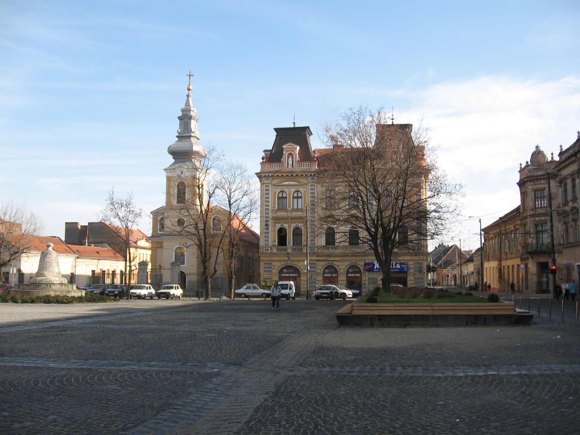 Piata Traian (Fabric), left: Biserica Sfântul Mare Mucenic Gheorghe (Georgskirche)