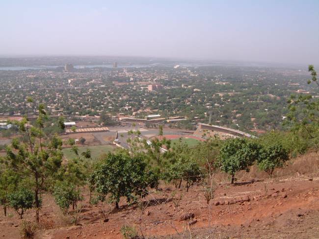 Panorama de Bamako vu depuis une des collines surplombant Bamako.