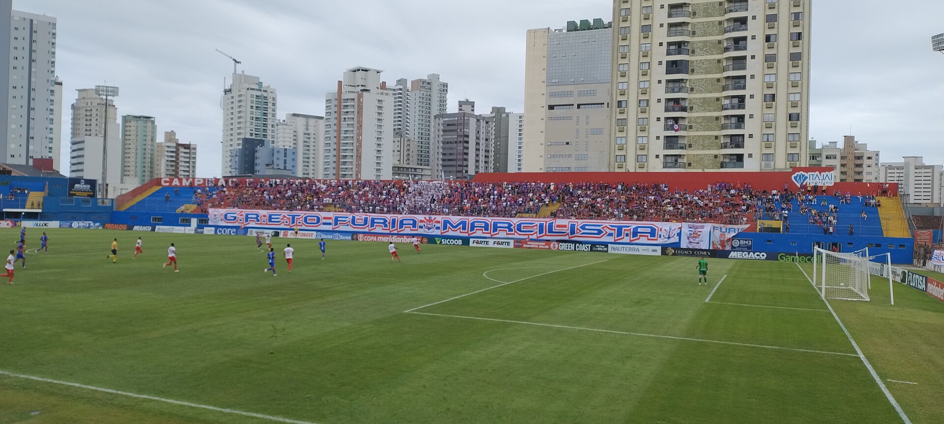 Estádio Doutor Hercílio Luz, o Gigantão das Avenidas, casa do Marcílio Dias.