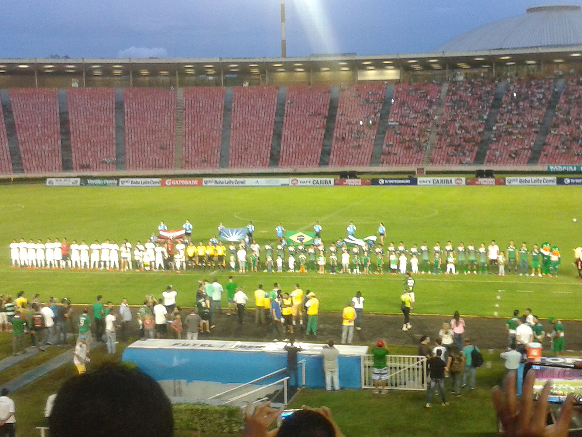 Amistoso comemorativo entre Uberlândia e São Paulo-Sub 23 em disputa da Taça Zecão em homenagem ao falecido ídolo do Uberlândia Esporte Clube.