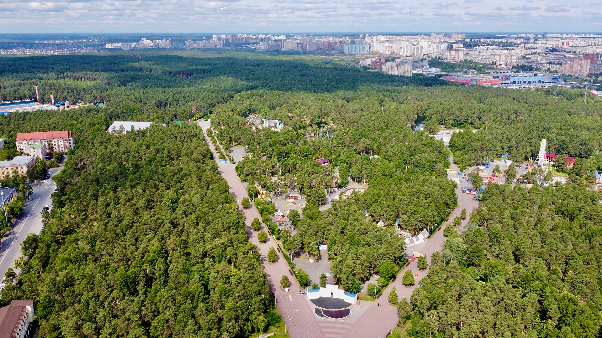 Центральный парк культуры и отдыха имени Ю. А. Гагарина в Челябинске, вид с высоты