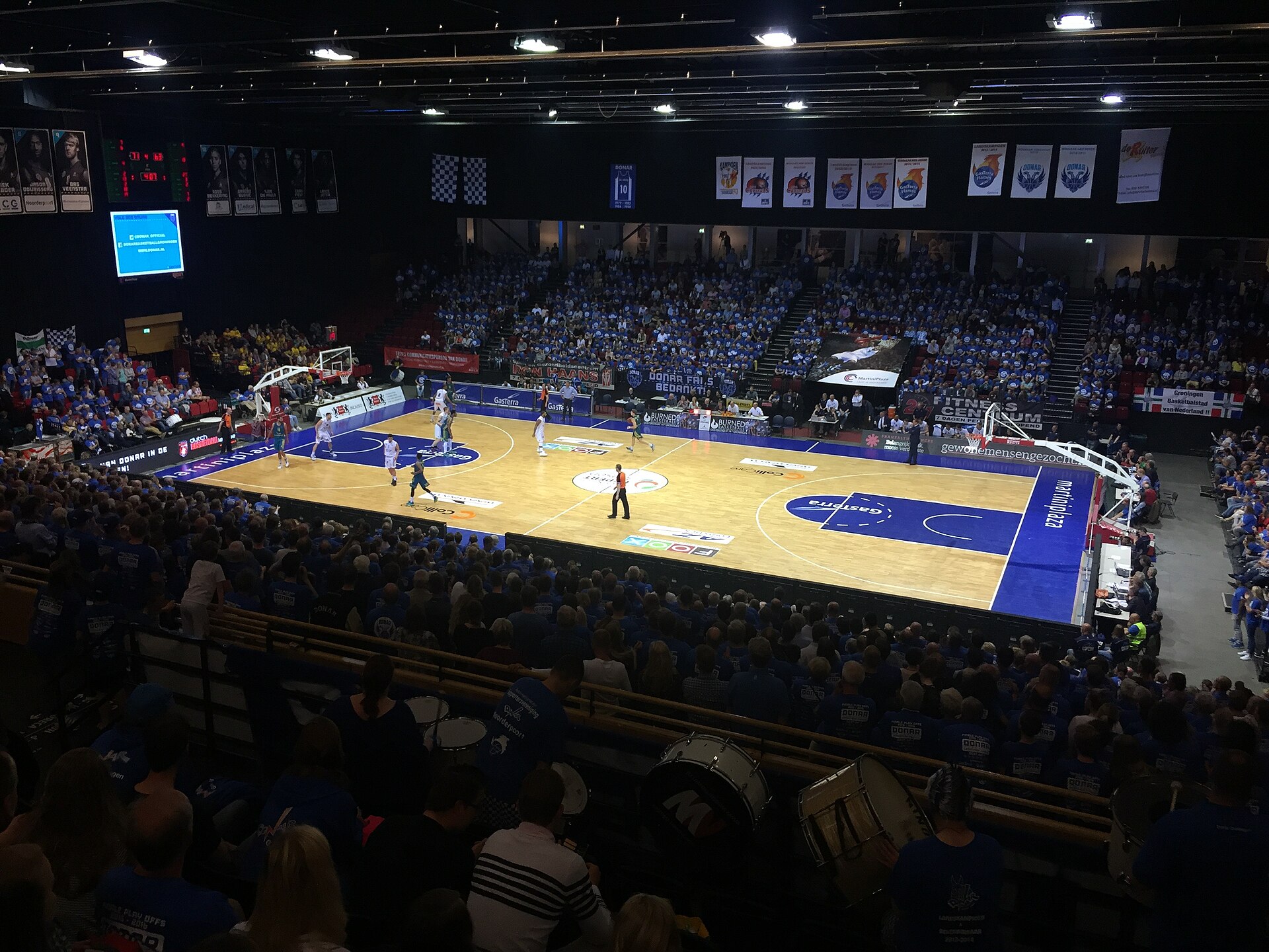 Donar Groningen playing against Landstede Basketbal in the 2016 Finals.
