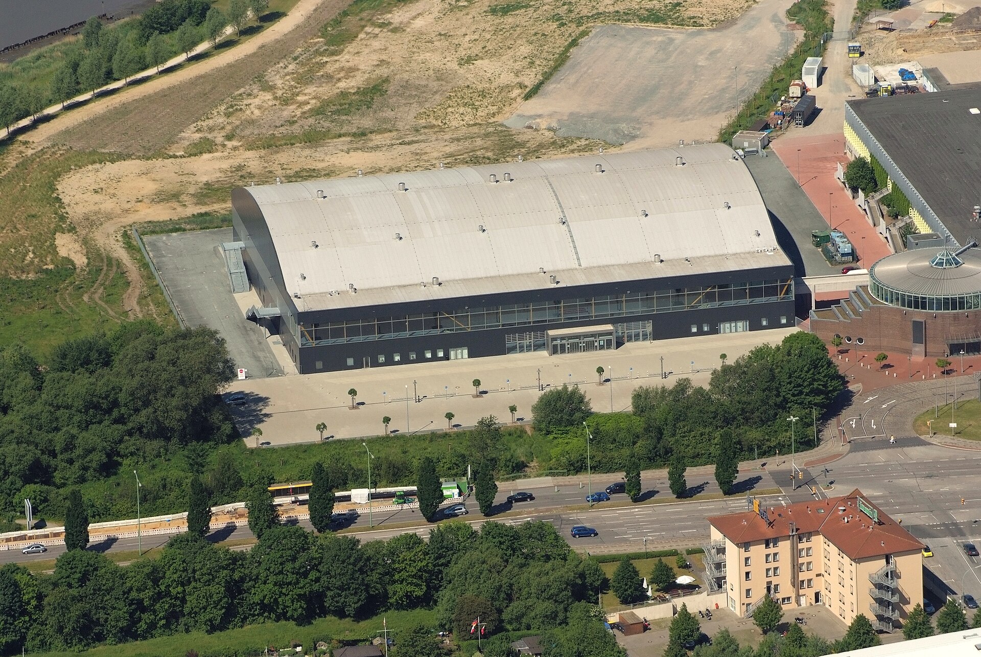 Eisarena Bremerhaven (Fotoflug vom Flugplatz Nordholz-Spieka über Cuxhaven und Wilhelmshaven )