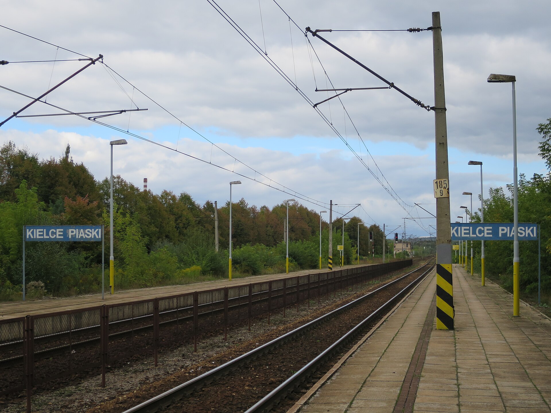 This photo was taken during Railway Wikiexpedition 2015 set up by Wikimedia Polska Association in cooperation with Fundacja Grupy PKP . You can see all photographs in category Wikiekspedycja kolejowa 2015 .