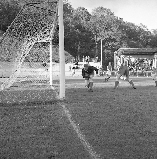IFK Uddevalla mot GAIS på Rimnersvallen i Uddevalla, 9 juli 1957.