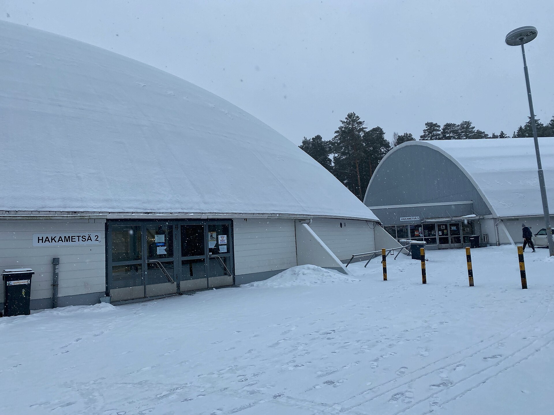 Hakametsä 2 e Hakametsä 3 (ao fondo).