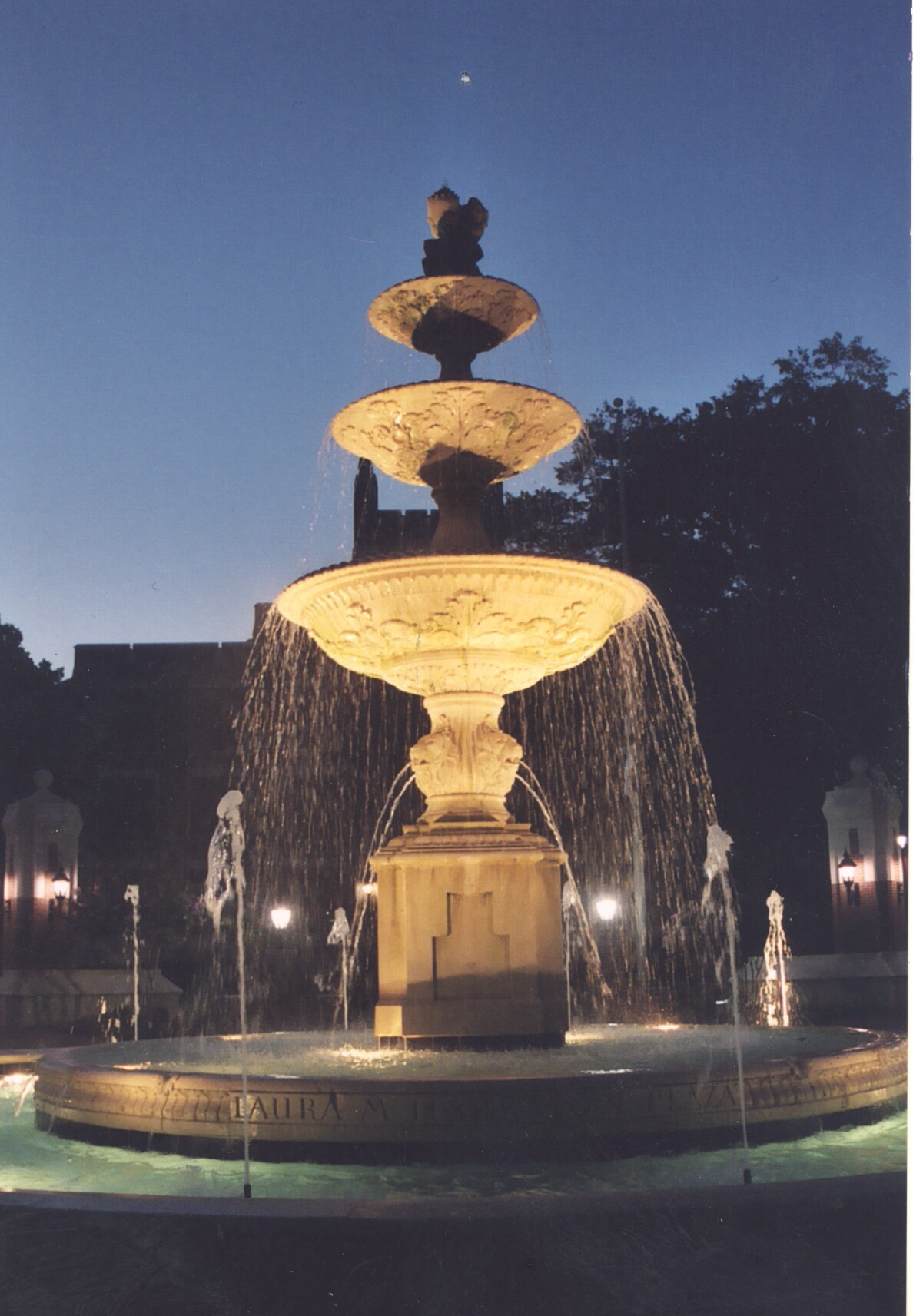 Shot by me on the University of North Alabama campus, summer 2005.