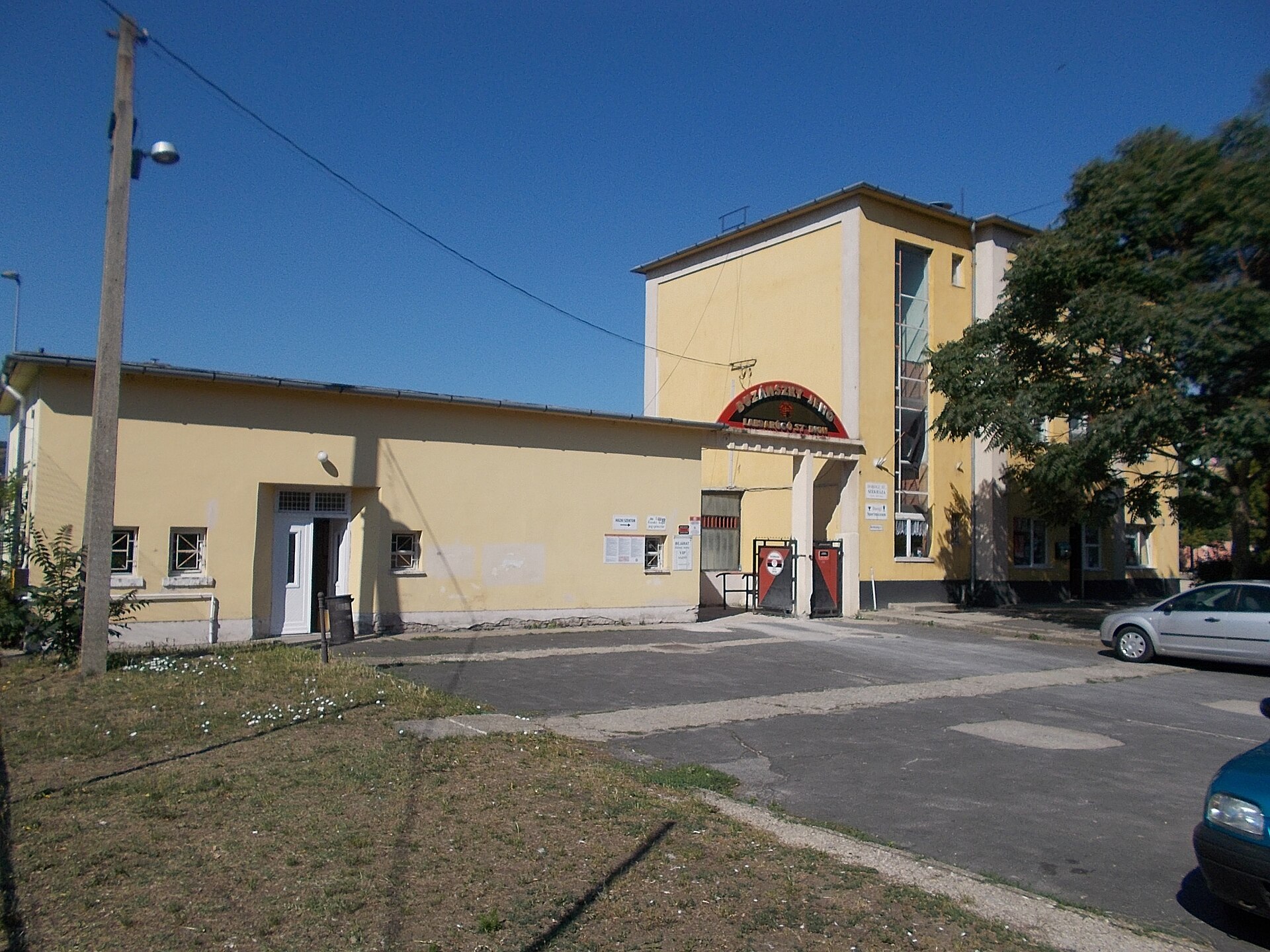 Buzánszky Jenő Stadion , club headquarters. - Köztársaság Street, Dorog , Komárom-Esztergom County , Hungary .