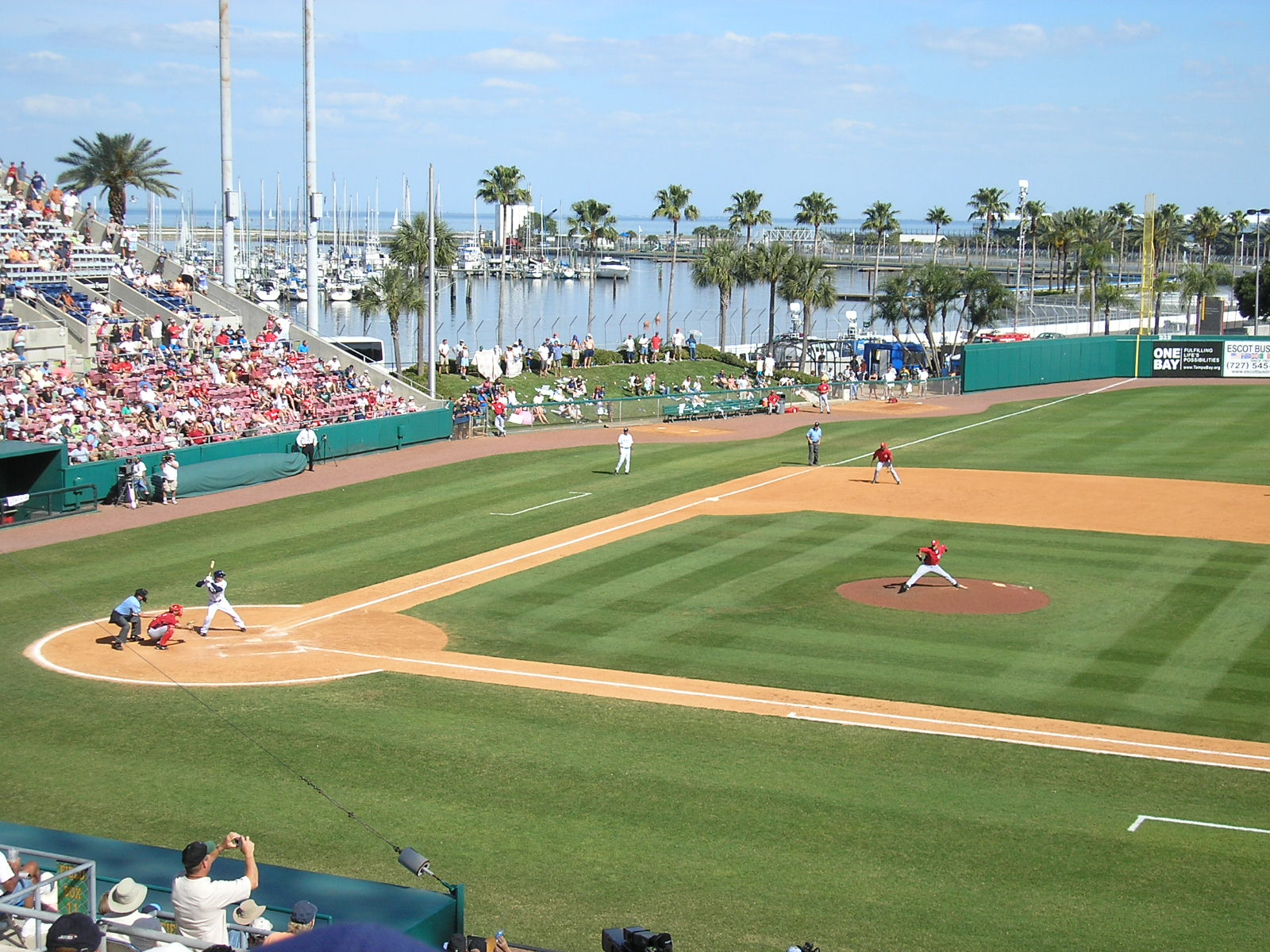 Description Al lang - last pitch.JPG The last Major League pitch at Progress Energy Park at Al Lang Field Date 28 March , 2008 Source Own work Author Zeng8r ( talk ) 02:20, 12 April 2008 . . Zeng8r . . 1,600×1,200 (407 KB)