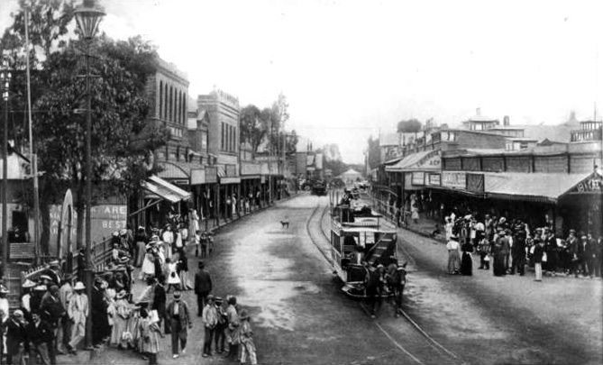 Centre de Kimberley vers 1905 (Du Toitspan Road) Sujet : Kimberley (SA) Photo publiée en 1905