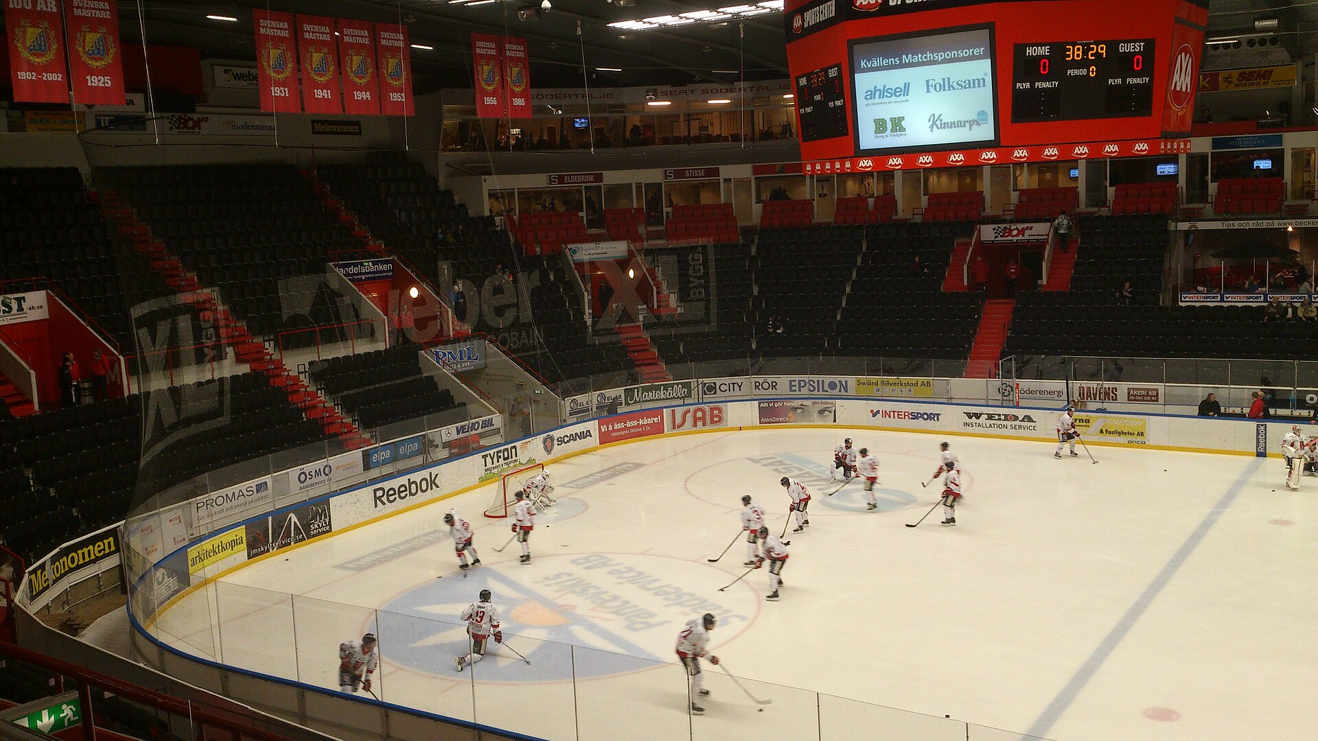 AXA Sports Center i Södertälje februari 2013 inför matchen Södertälje SK-Örebro HK (4-1) i Hockeyallsvenskan.