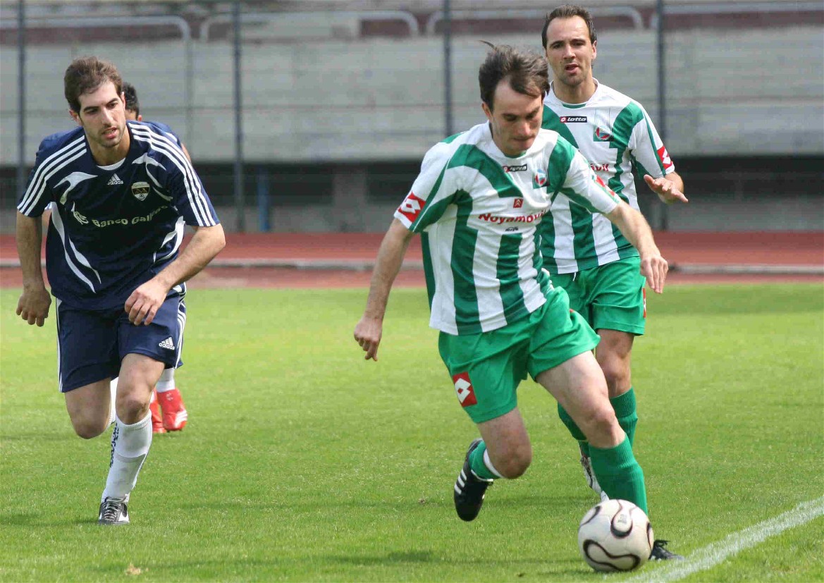 Partido entre Ciudad de Santiago e Montañeros no Estadio de San Lázaro, correspondente á Terceira división 2007-08