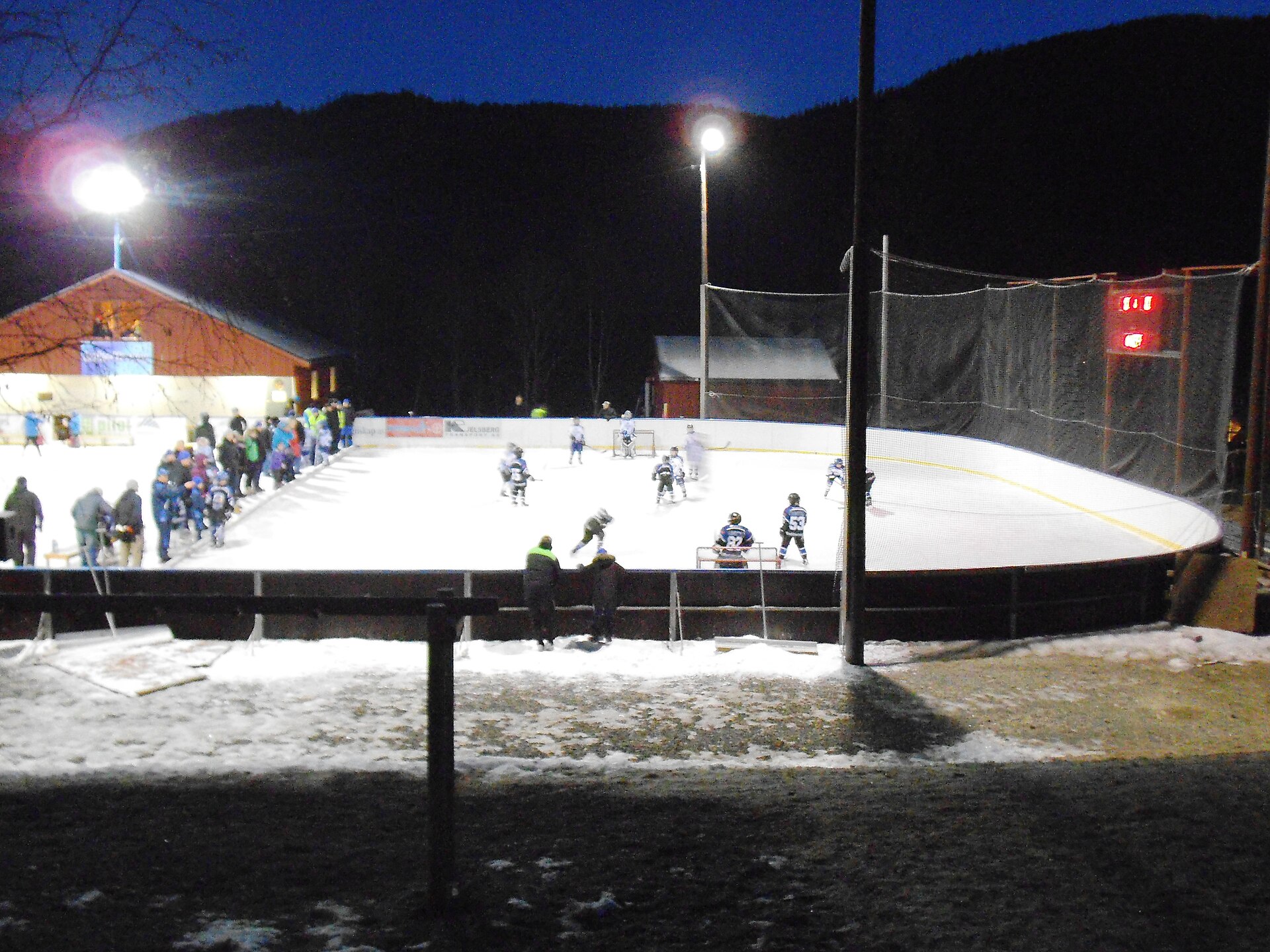 An ice hockey stadium located in Korsvegen, Melhus. It belongs to Leik ice hockey club.