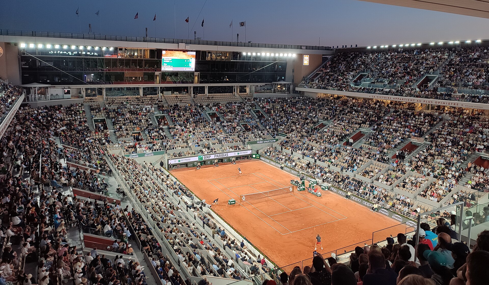 Roland Garros 2023 - court central - Zverev-Molcan