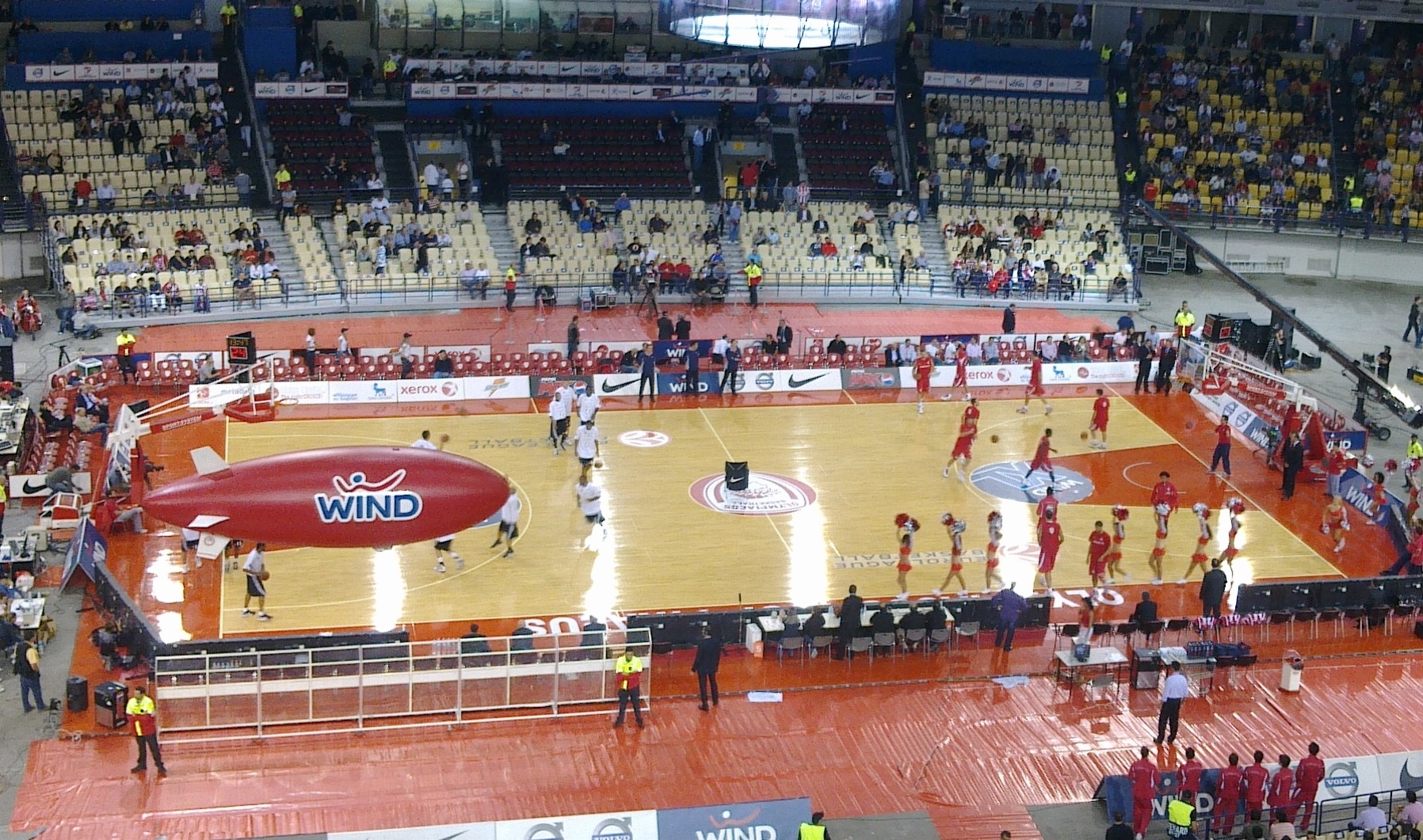 Olympiacos BC-Entente Orléanaise Loiret warmup