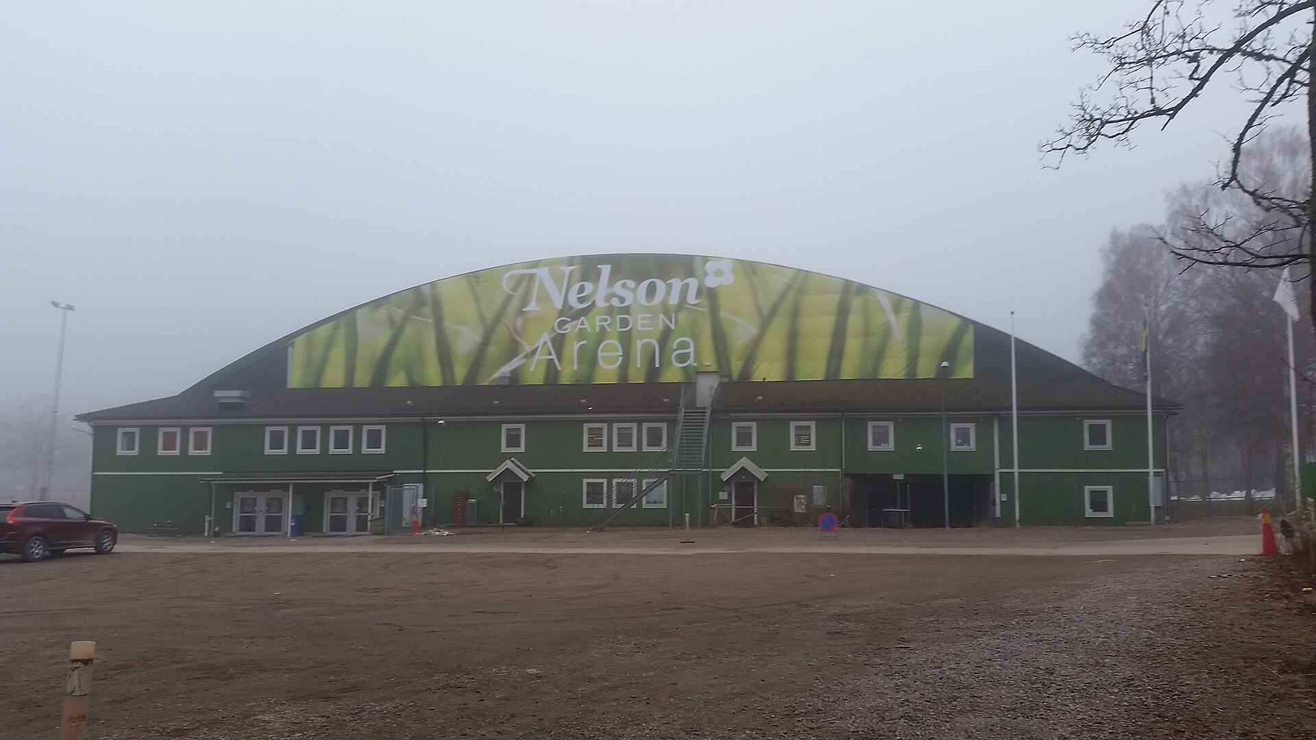 Entrén till Nelson Garden Arena i Tingsryd.