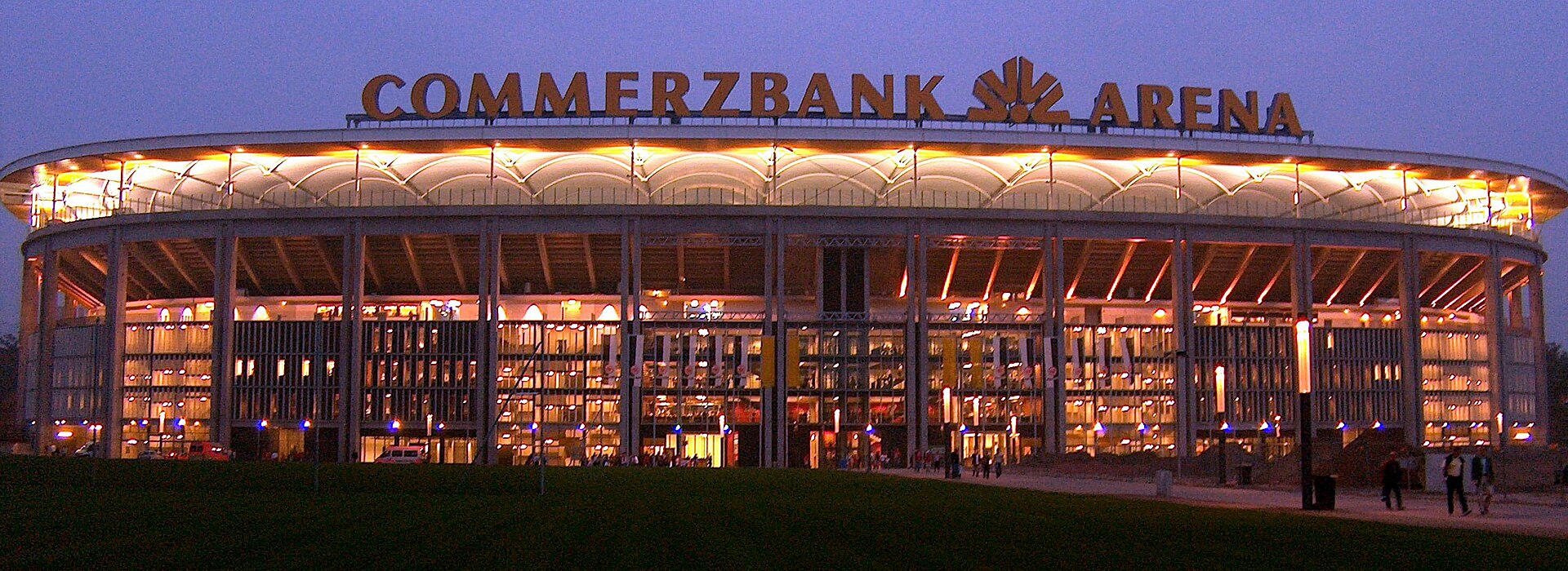 en.: Commerzbank-Arena at Frankfurt, Germany 2006. dt.: Commerzbank-Arena in Frankfurt am Main, aufgenommen nach dem BL-Spiel Eintracht Frankfurt gegen Bayer 04 leverkusen am 17. September 2006, von Süden aus gesehen.