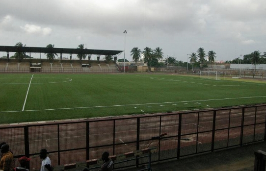 Le Stade Robert Champroux est un stade en Côte d'Ivoire qui sert pour le football, le rugby, les concerts et les meetings. Il se situe dans le quartier de Marcory à Abidjan. Avec sa structure ovale, ses gradins cohabitant avec des palmiers, il peut accueillir plus de 20 000 spectateurs assis. C'est 